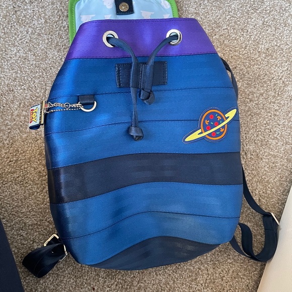 Disney Harvey’s Toy Story Alien Seat Belt Backpack - Picture 5 of 6